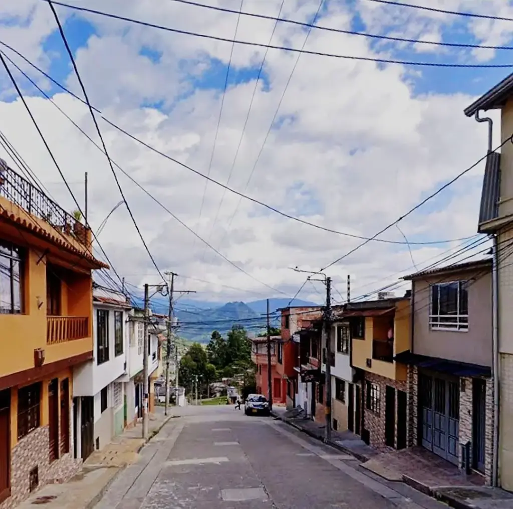 CASA EN REMATE - Código: 71190